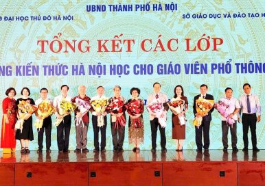 Gần 6000 giáo viên hoàn thành lớp bồi dưỡng kiến thức Hà Nội học