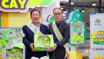 Khách hàng thoải mái tham quan, nếm thử các sản phẩm chất lượng, hương vị thơm ngon đến từ quận Ham-an tại hệ thống siêu thị K-Market